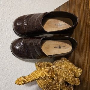 Duck Head Becky Clogs Womens Size 10W Brown Croc Nursing Work Mules Shoes